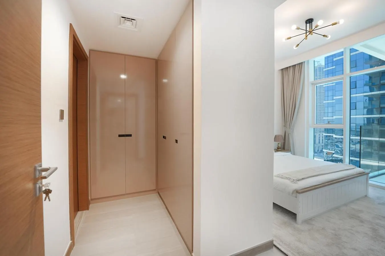 Easygo- Lavish 2Br-Terrace-View-Infinity Pool Apartment Dubai