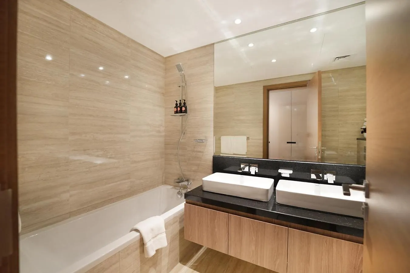 Easygo- Lavish 2Br-Terrace-View-Infinity Pool Apartment Dubai 0*,  United Arab Emirates