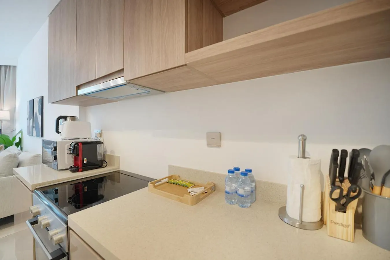 Easygo- Lavish 2Br-Terrace-View-Infinity Pool Apartment Dubai