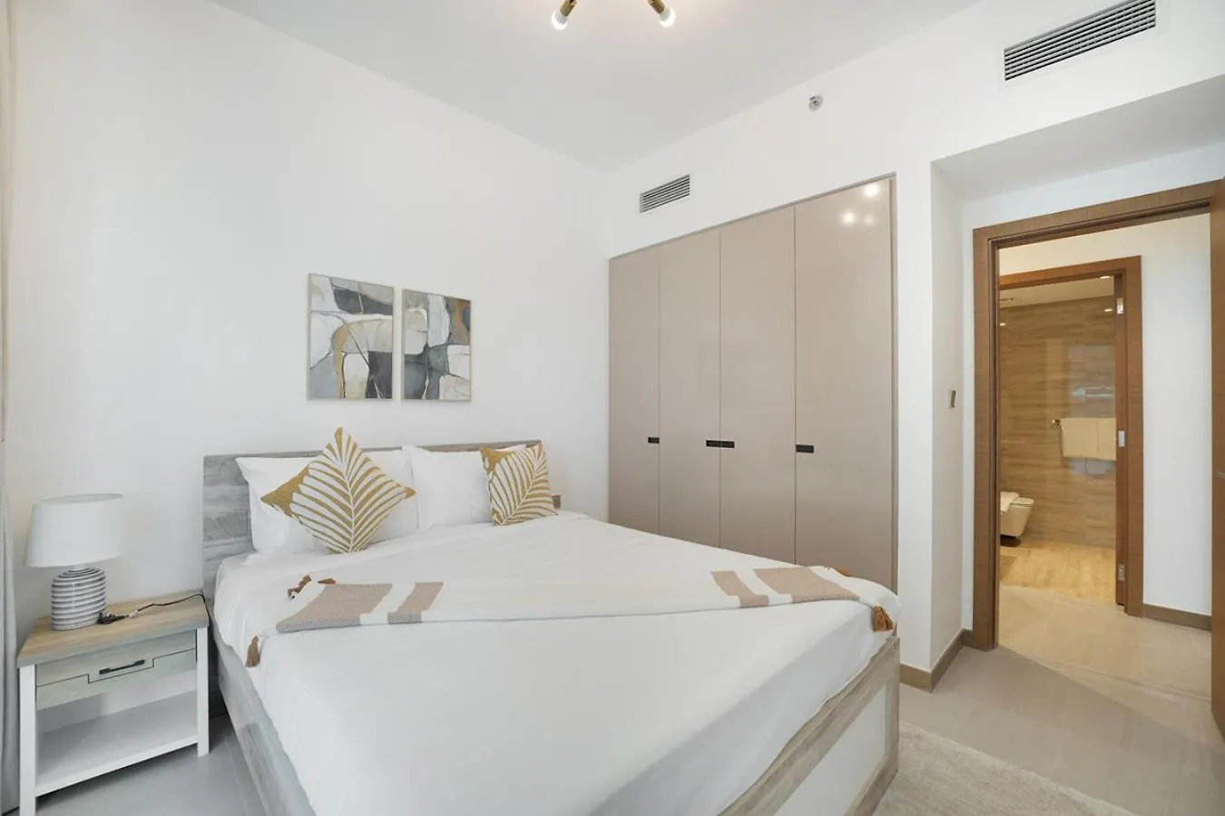 Easygo- Lavish 2Br-Terrace-View-Infinity Pool Apartment Dubai United Arab Emirates